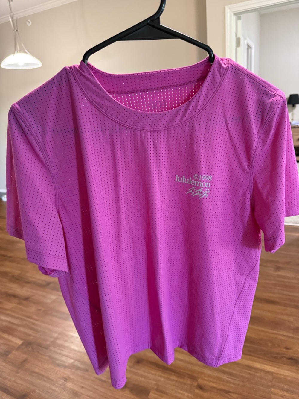 Breathable Running Short Sleeve *Graphic - Picture 4 of 7